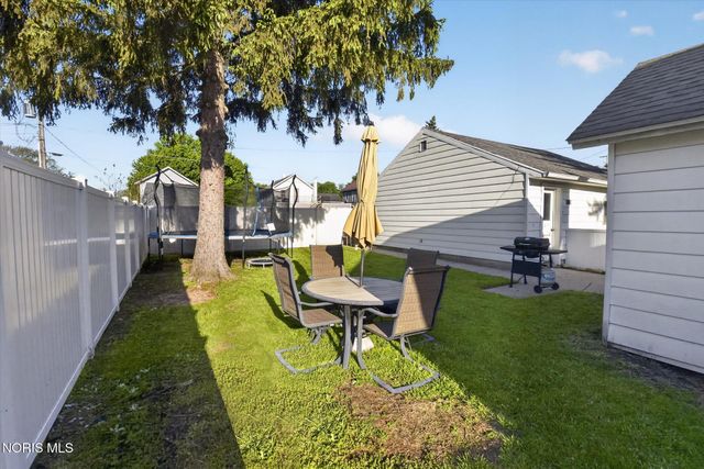 206 Franklin Avenue, Swanton, OH 43558