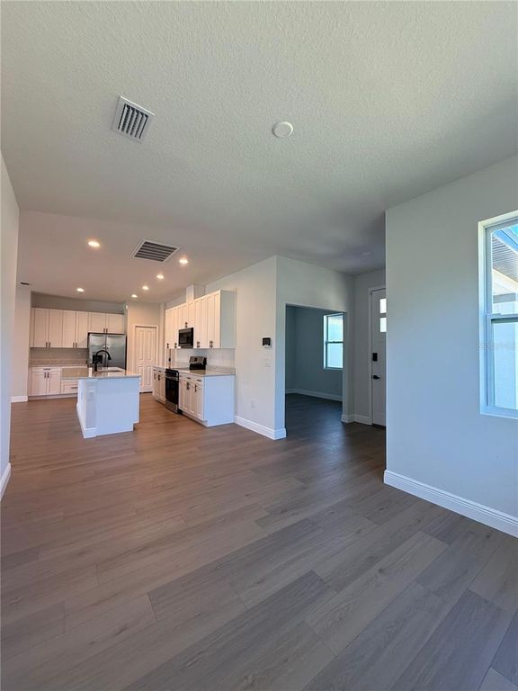 Image 10 of property listing at 131 KINGS DRIVE, Rotonda West, FL 33947