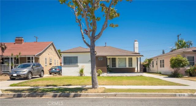 8712 S 11th Ave, Inglewood, CA 90305