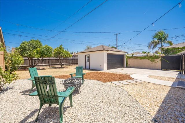 8712 S 11th Ave, Inglewood, CA 90305