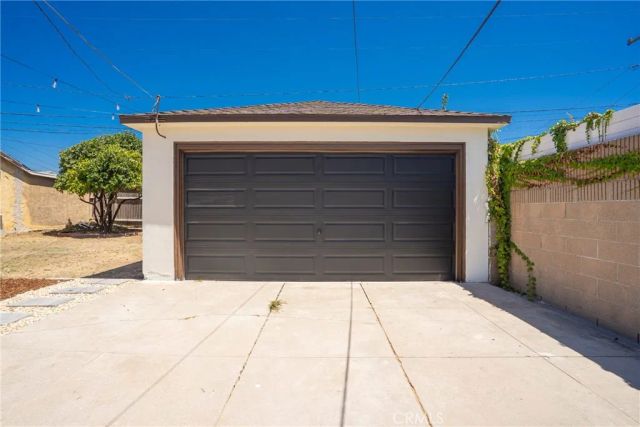 8712 S 11th Ave, Inglewood, CA 90305