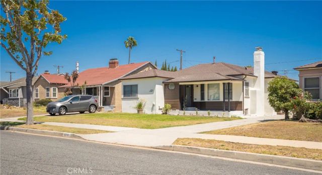 8712 S 11th Ave, Inglewood, CA 90305