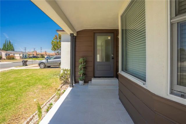 8712 S 11th Ave, Inglewood, CA 90305