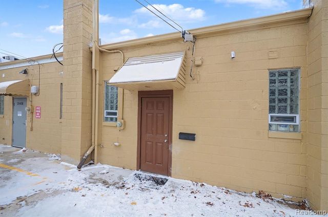 28410 Harper Avenue, Saint Clair Shores, MI 48081