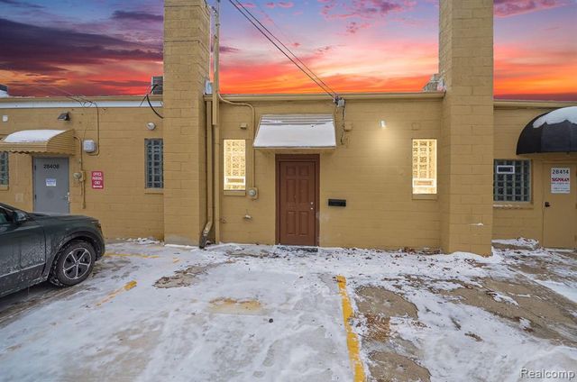 28410 Harper Avenue, Saint Clair Shores, MI 48081