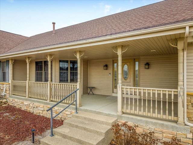 754 E Equestrian Pointe Drive, Oregon, IL 61061