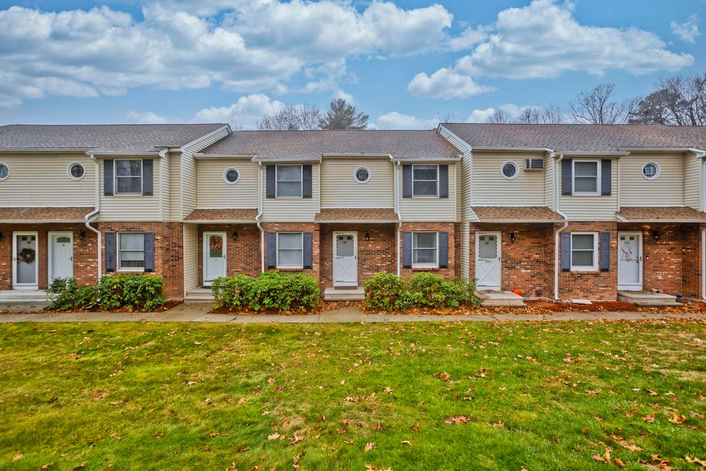 18 Cranberry Hollow 18, Enfield, CT 06082