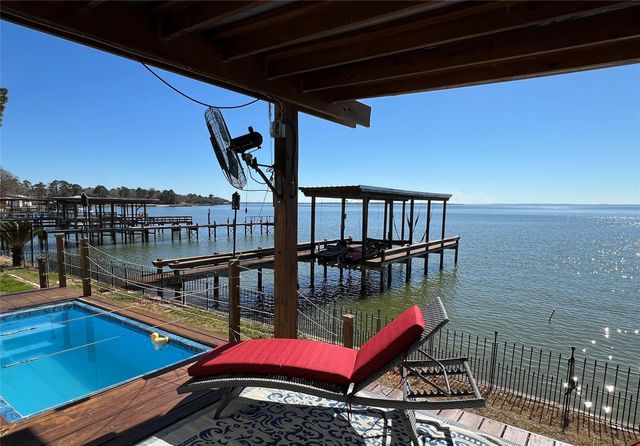 187 Panther, Onalaska, TX 77360