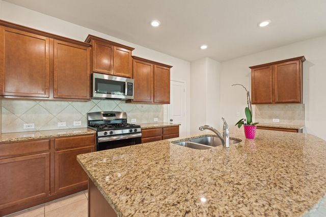 13906 Cantata LN, Pflugerville, TX 78660