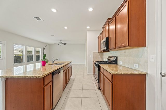 13906 Cantata LN, Pflugerville, TX 78660