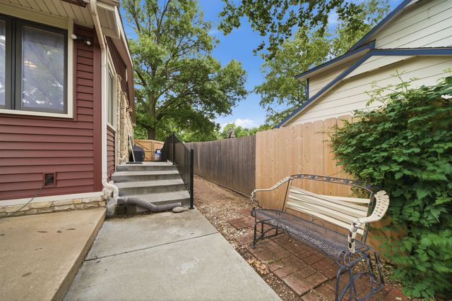 931 N TOH N HAH CT, Wichita, KS 67212