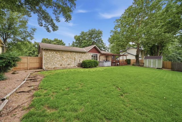 931 N TOH N HAH CT, Wichita, KS 67212