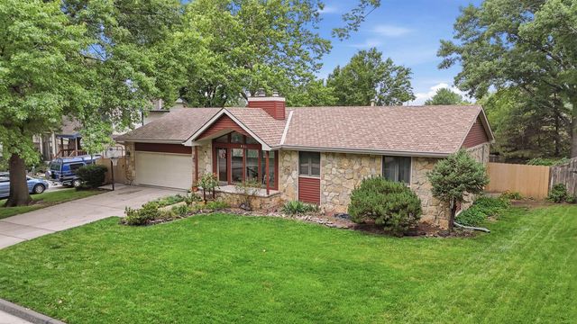 931 N TOH N HAH CT, Wichita, KS 67212