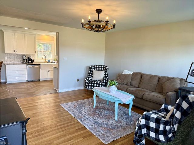 914 Wilson RD, Smithfield, VA 23430