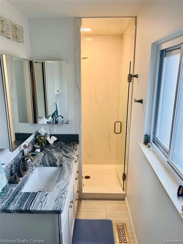 1900 N Hughes Road, Howell, MI 48843