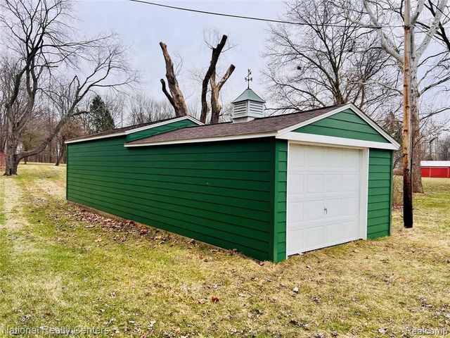 1900 N Hughes Road, Howell, MI 48843