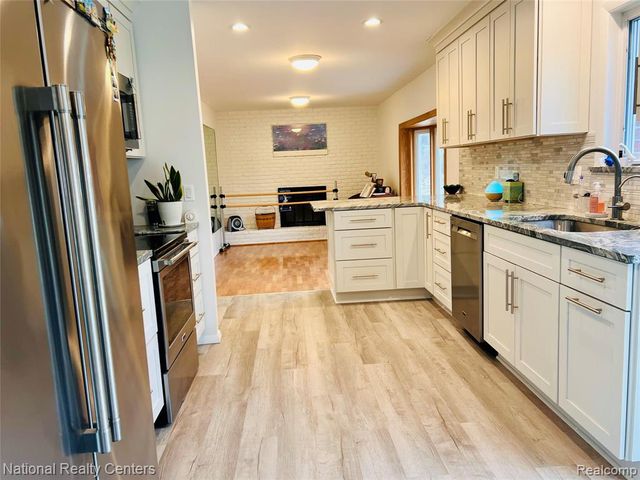 1900 N Hughes Road, Howell, MI 48843