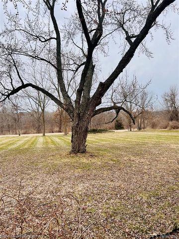 1900 N Hughes Road, Howell, MI 48843