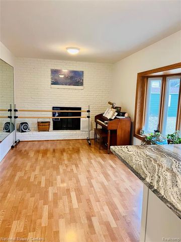 1900 N Hughes Road, Howell, MI 48843