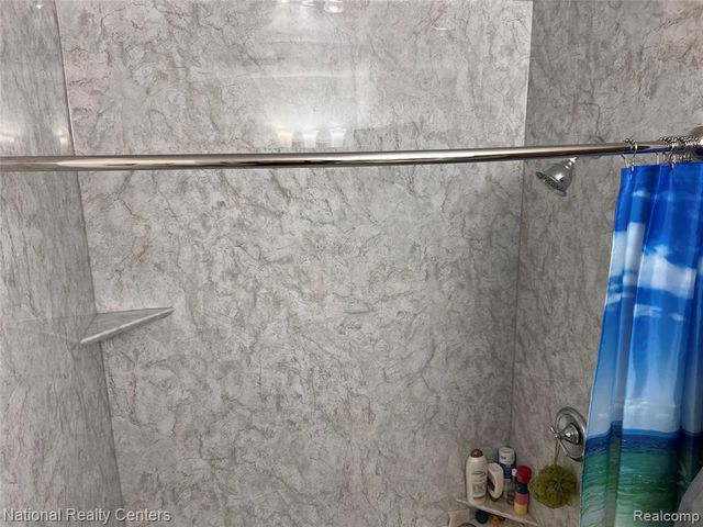 1900 N Hughes Road, Howell, MI 48843