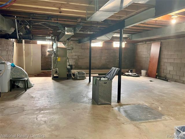 1900 N Hughes Road, Howell, MI 48843