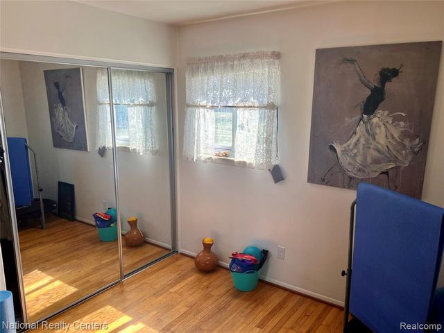 1900 N Hughes Road, Howell, MI 48843