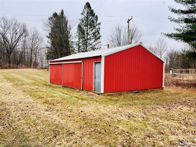 1900 N Hughes Road, Howell, MI 48843