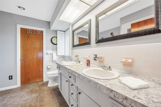 245 Vassar Avenue, Elyria, OH 44035