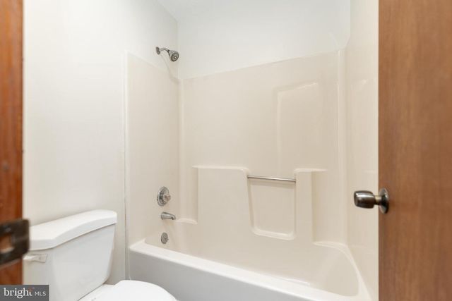 305 HACKBERRY DR, Stephens City, VA 22655