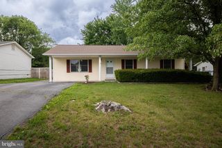 305 HACKBERRY DR, Stephens City, VA 22655