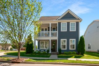 3227 Vinemont Dr, Thompsons Station, TN 37179