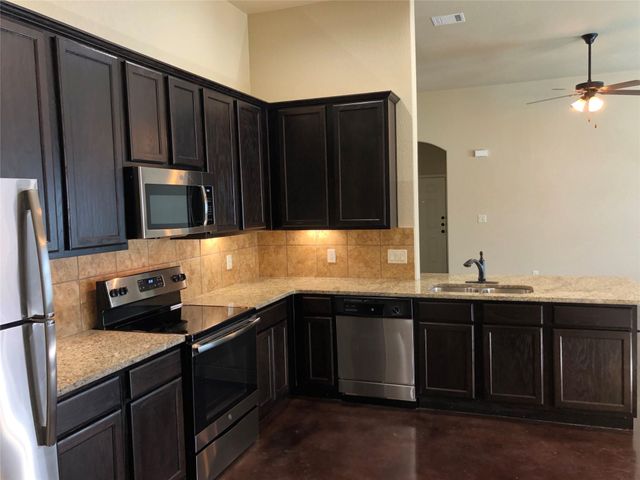 378 Joanne LOOP A, Buda, TX 78610