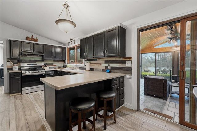 25 S Cherrywood Lane, Valparaiso, IN 46385