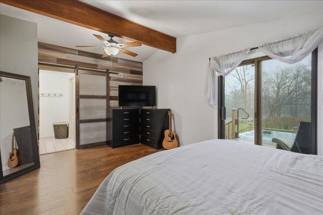 25 S Cherrywood Lane, Valparaiso, IN 46385