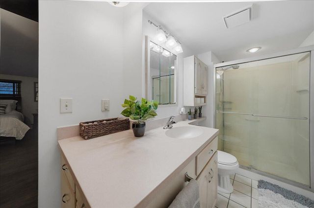 25 S Cherrywood Lane, Valparaiso, IN 46385