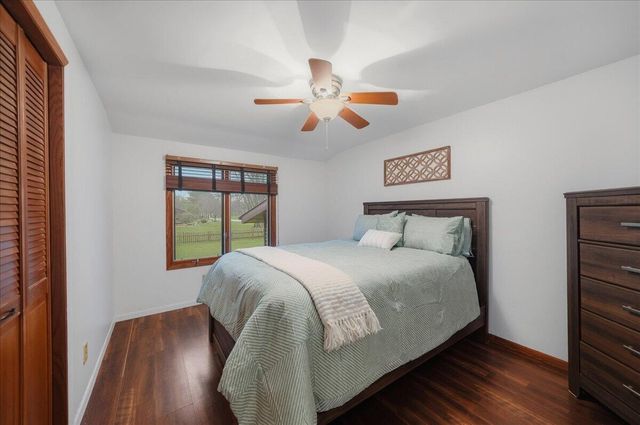 25 S Cherrywood Lane, Valparaiso, IN 46385