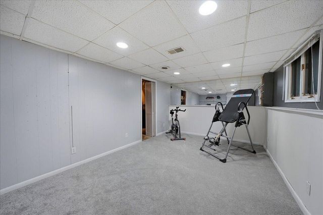 25 S Cherrywood Lane, Valparaiso, IN 46385