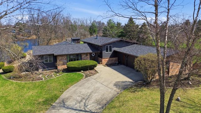25 S Cherrywood Lane, Valparaiso, IN 46385