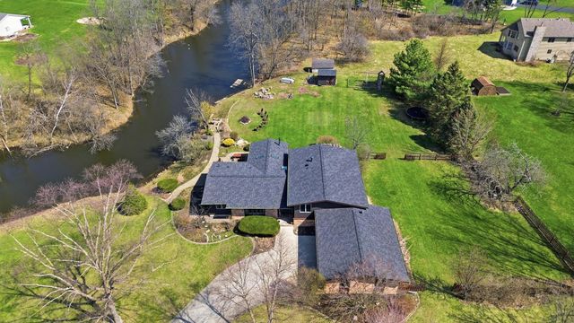 25 S Cherrywood Lane, Valparaiso, IN 46385