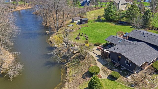 25 S Cherrywood Lane, Valparaiso, IN 46385