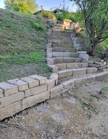 25 S Cherrywood Lane, Valparaiso, IN 46385