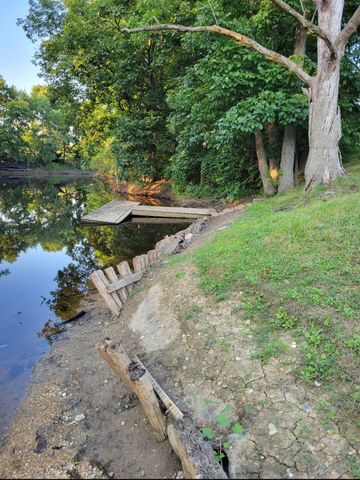 25 S Cherrywood Lane, Valparaiso, IN 46385