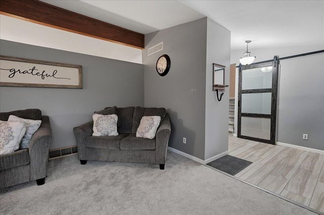 25 S Cherrywood Lane, Valparaiso, IN 46385