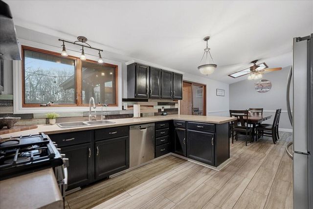 25 S Cherrywood Lane, Valparaiso, IN 46385