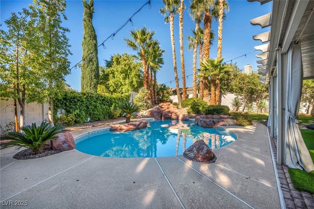 3225 Shoreline Drive, Las Vegas, NV 89117