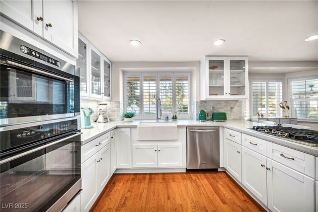 3225 Shoreline Drive, Las Vegas, NV 89117