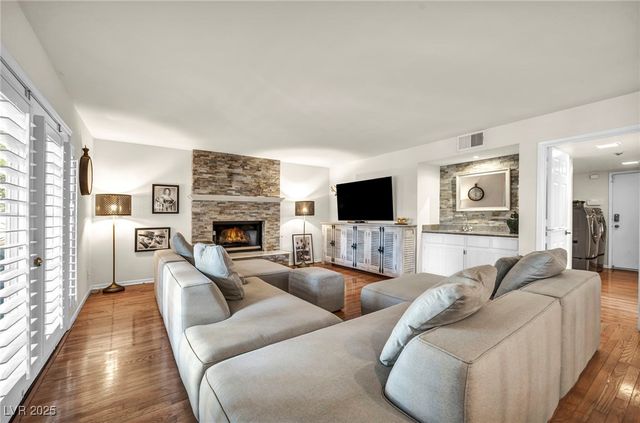 3225 Shoreline Drive, Las Vegas, NV 89117