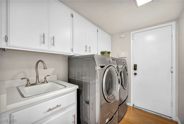 3225 Shoreline Drive, Las Vegas, NV 89117