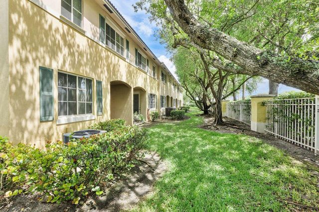 1912 SW 60th Avenue, North Lauderdale, FL 33068