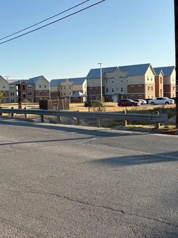 300 Westminster, Kerrville, TX 78028